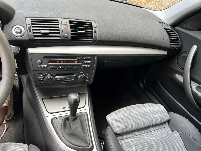 BMW 120 2.0d, снимка 10 - Автомобили и джипове - 52064335