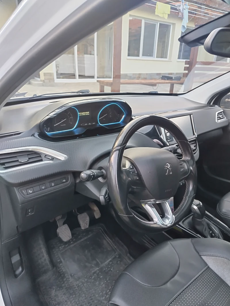 Peugeot 2008, снимка 12 - Автомобили и джипове - 52475733