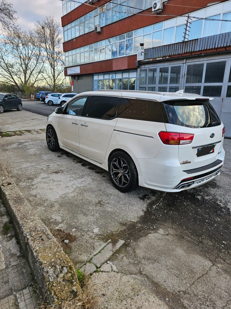 Kia Carnival Hi limousine , снимка 4 - Автомобили и джипове - 52618731