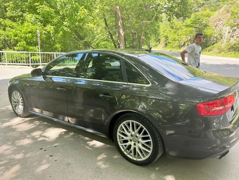 Audi A4 2.0 TFSI, снимка 4 - Автомобили и джипове - 46810307