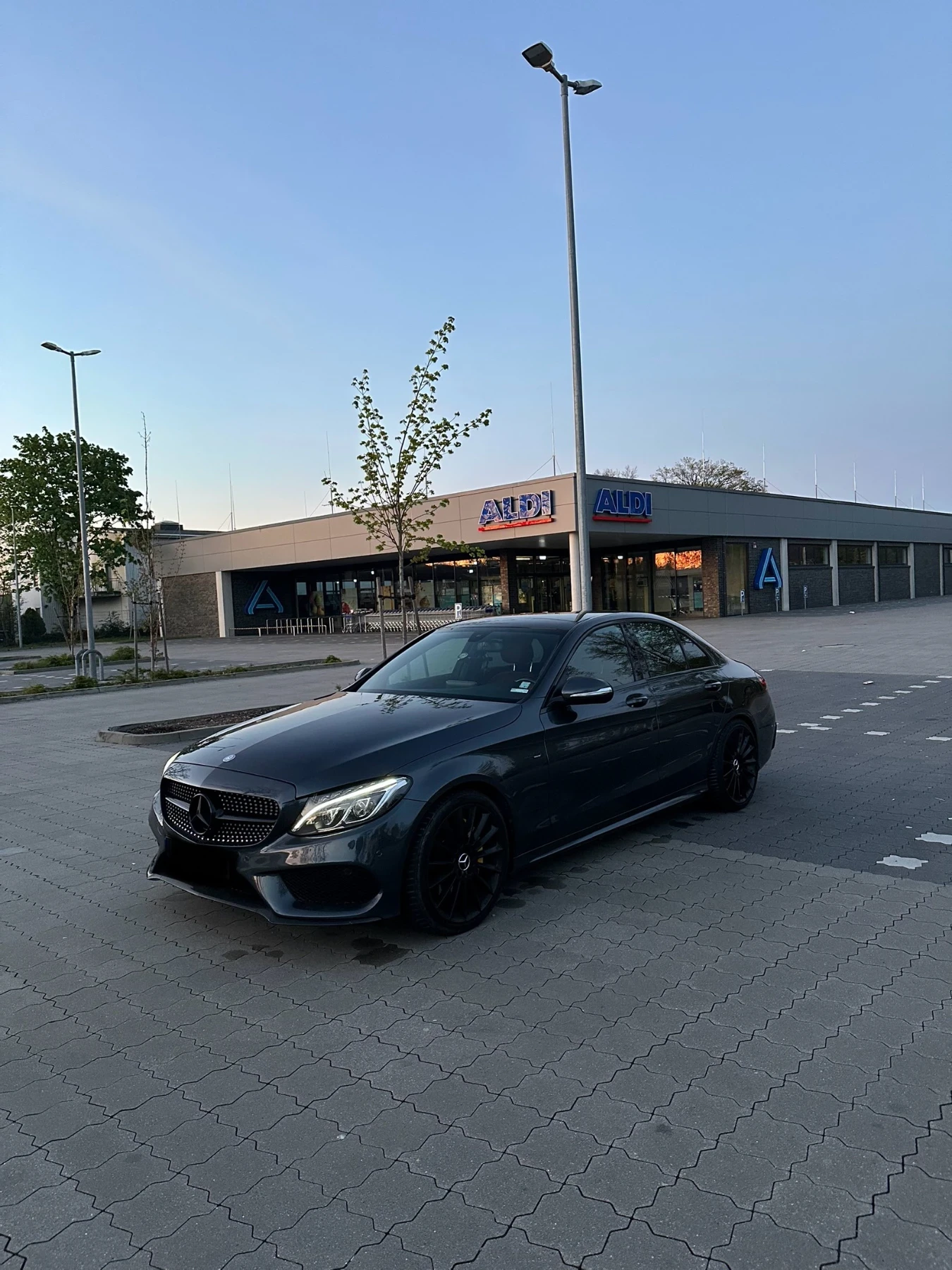Mercedes-Benz C 400 AMG Line 4matic - изображение 3
