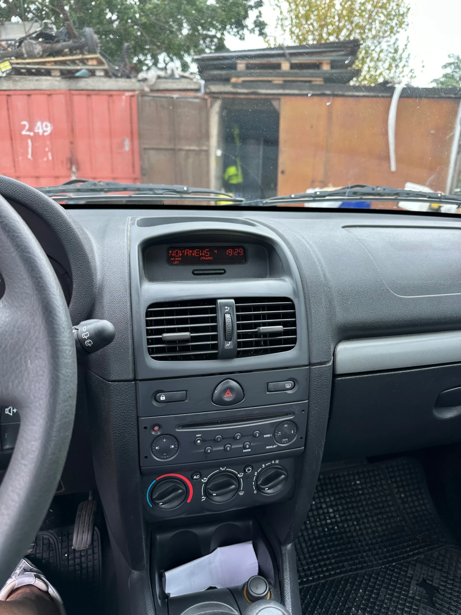 Renault Clio  - изображение 8