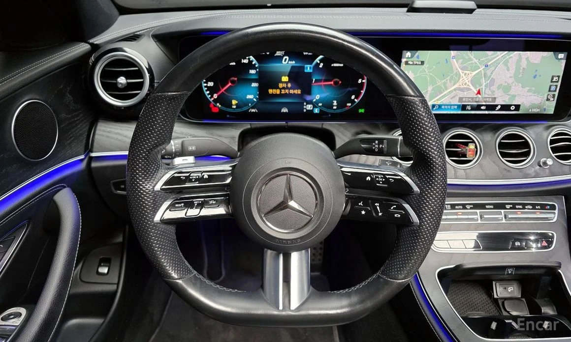 Mercedes-Benz E 220, снимка 13 - Автомобили и джипове - 54154453