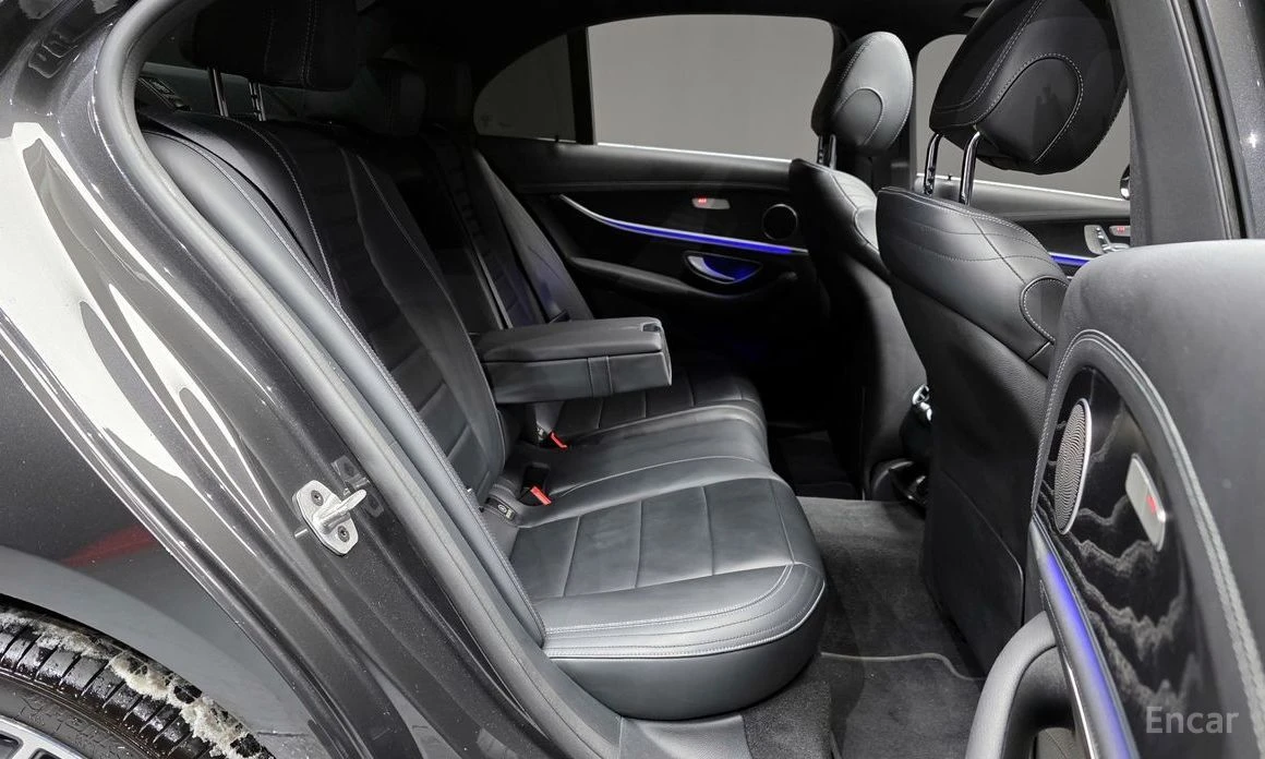 Mercedes-Benz E 220, снимка 12 - Автомобили и джипове - 54154453