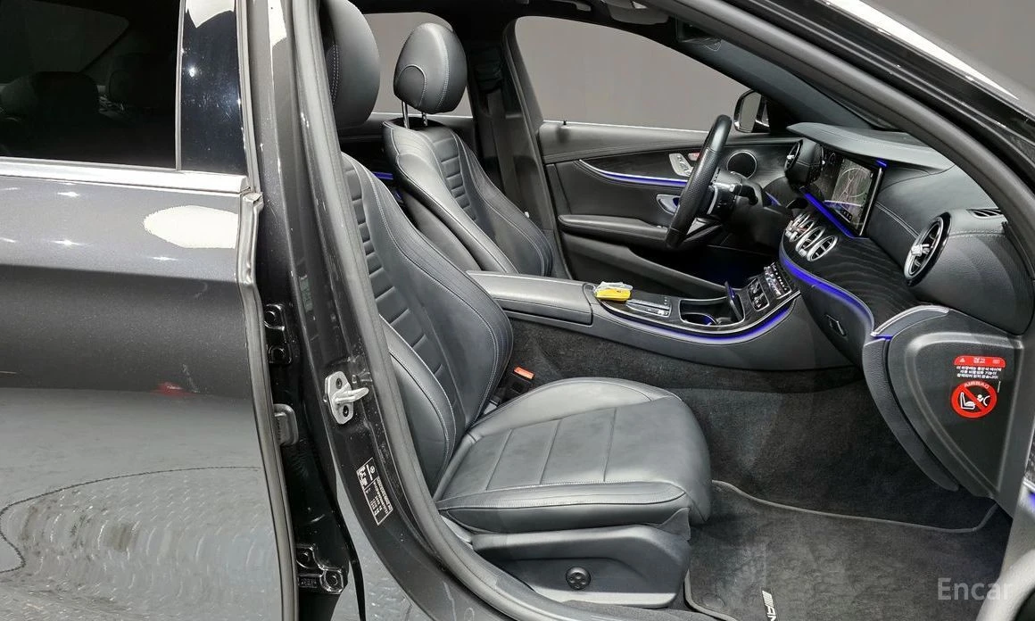 Mercedes-Benz E 220, снимка 11 - Автомобили и джипове - 54154453