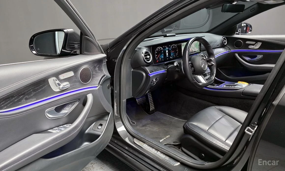 Mercedes-Benz E 220, снимка 10 - Автомобили и джипове - 54154453