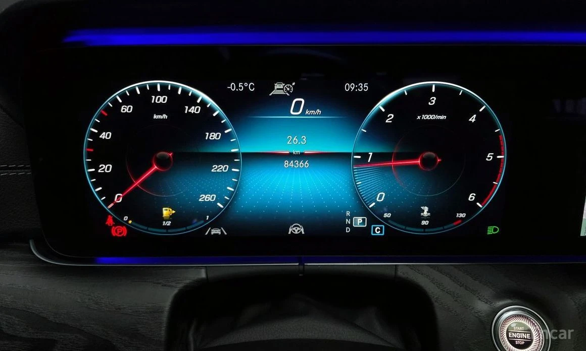 Mercedes-Benz E 220, снимка 8 - Автомобили и джипове - 54154453