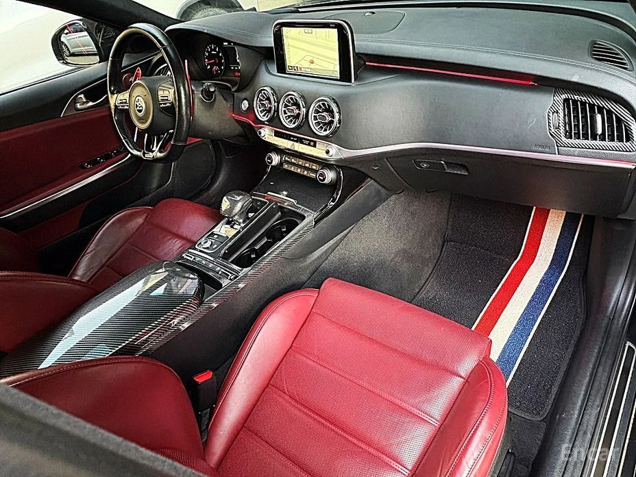 Kia Stinger, снимка 7 - Автомобили и джипове - 54225510