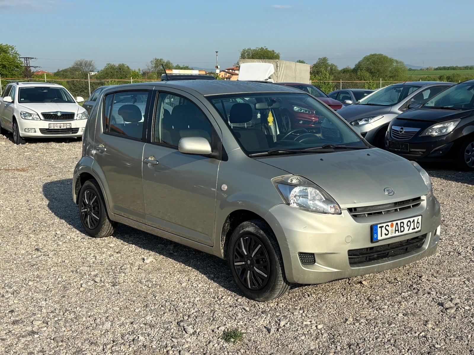 Daihatsu Sirion 1.3-92кс, AC, снимка 3 - Автомобили и джипове - 54498246