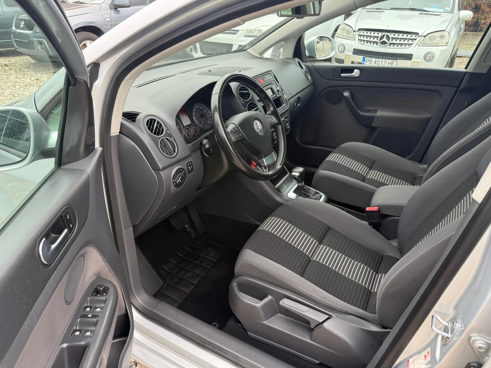 VW Golf Plus 1.9 TDI AUTOMAT, снимка 6 - Автомобили и джипове - 54751619