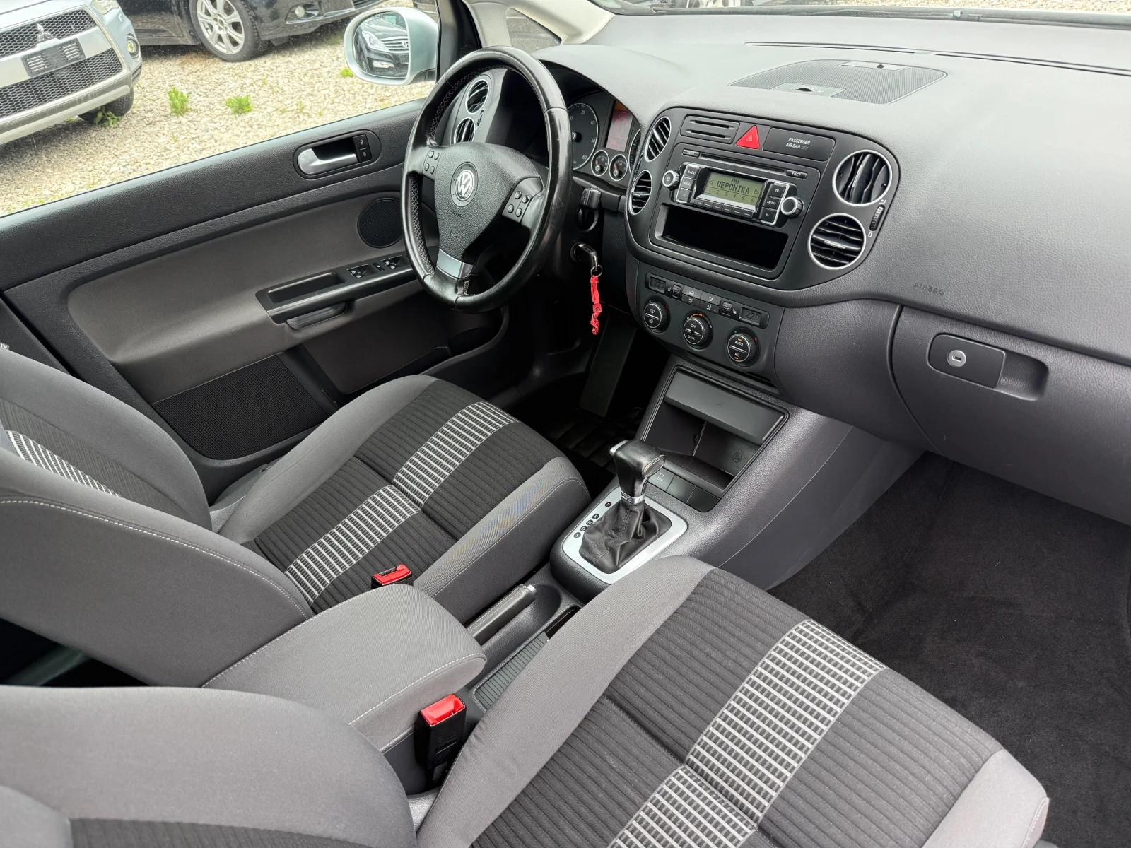 VW Golf Plus 1.9 TDI AUTOMAT, снимка 10 - Автомобили и джипове - 54751619