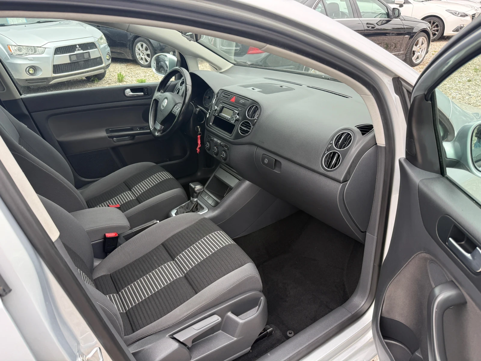 VW Golf Plus 1.9 TDI AUTOMAT, снимка 9 - Автомобили и джипове - 54751619