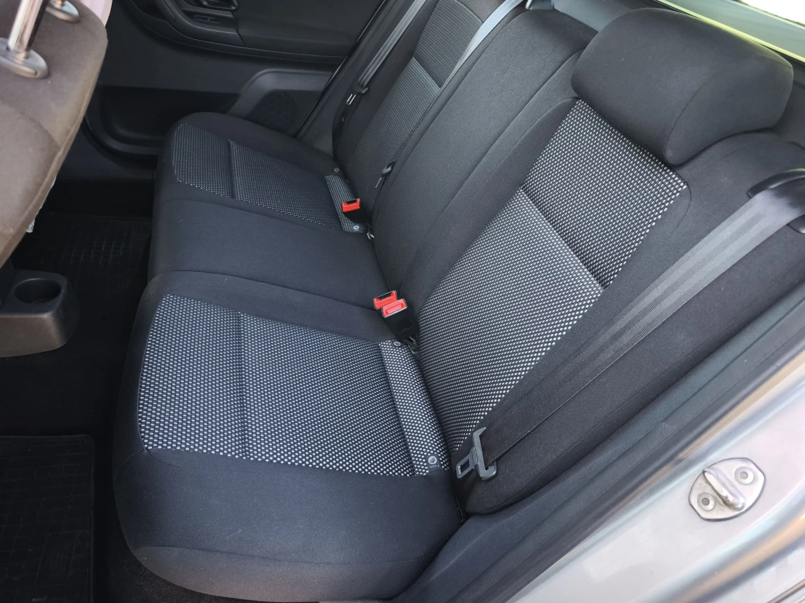 Skoda Fabia Scout, снимка 9 - Автомобили и джипове - 54904421