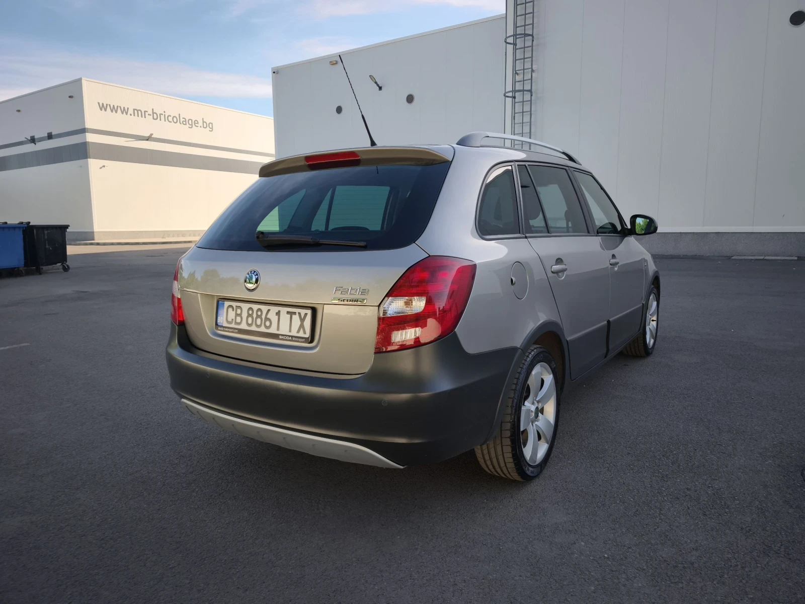 Skoda Fabia Scout, снимка 4 - Автомобили и джипове - 54904421