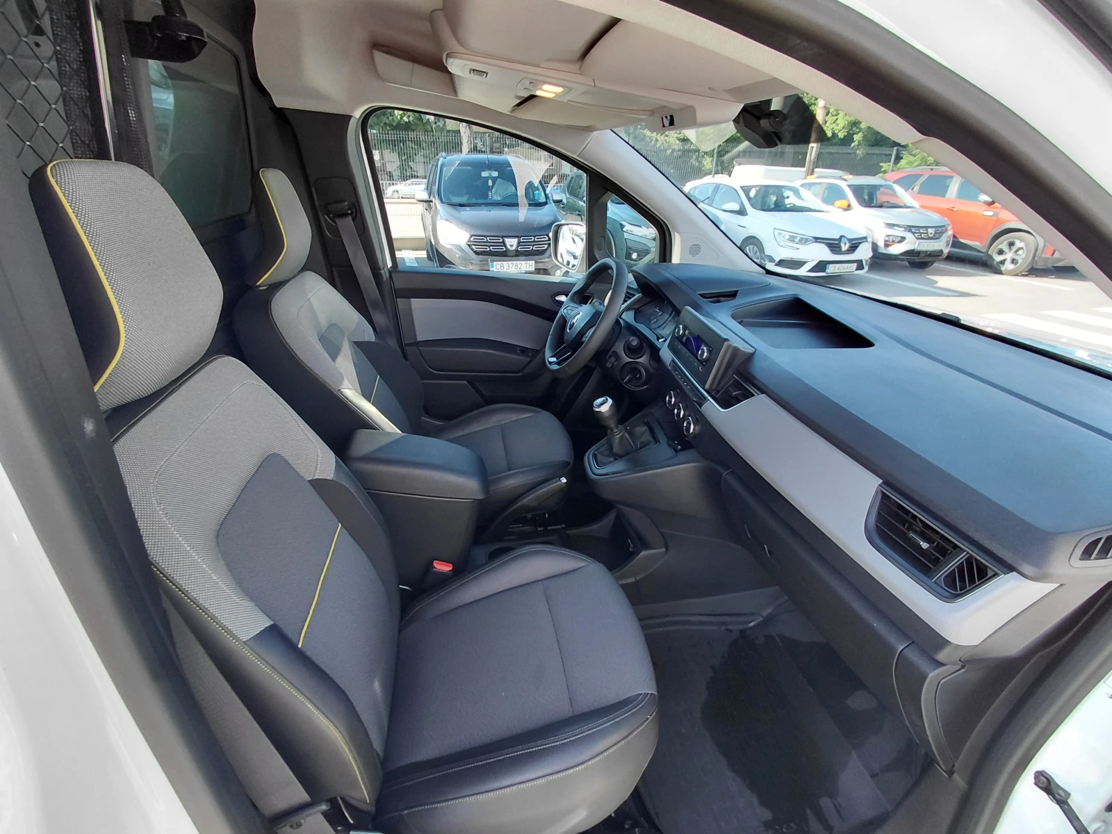 Renault Kangoo 1.5 dCi/95к.с/Life, снимка 16 - Автомобили и джипове - 55261058