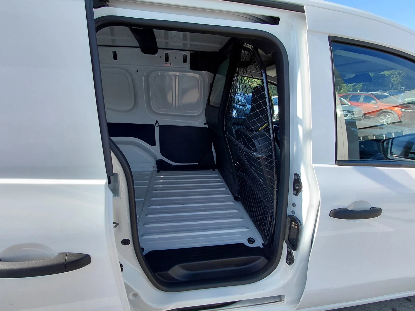 Renault Kangoo 1.5 dCi/95к.с/Life, снимка 8 - Автомобили и джипове - 55261058