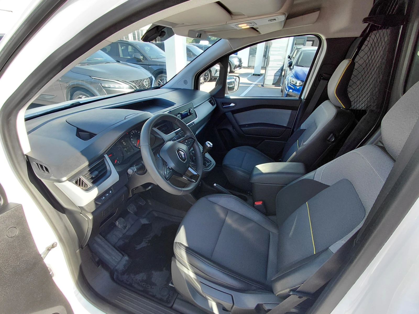 Renault Kangoo 1.5 dCi/95к.с/Life, снимка 10 - Автомобили и джипове - 55261058