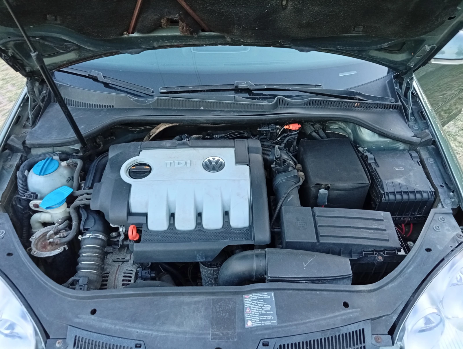 VW Golf 1.9 TDI * КЛИМАТИК * РЕГИСТРАЦИЯ * , снимка 14 - Автомобили и джипове - 55695346