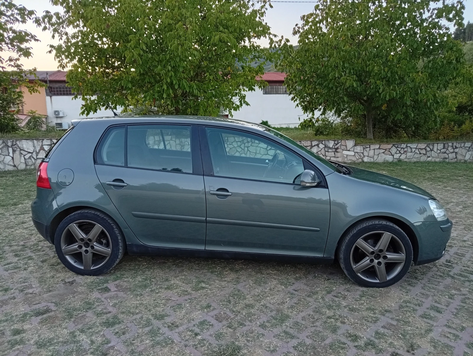 VW Golf 1.9 TDI * КЛИМАТИК * РЕГИСТРАЦИЯ * , снимка 8 - Автомобили и джипове - 55695346