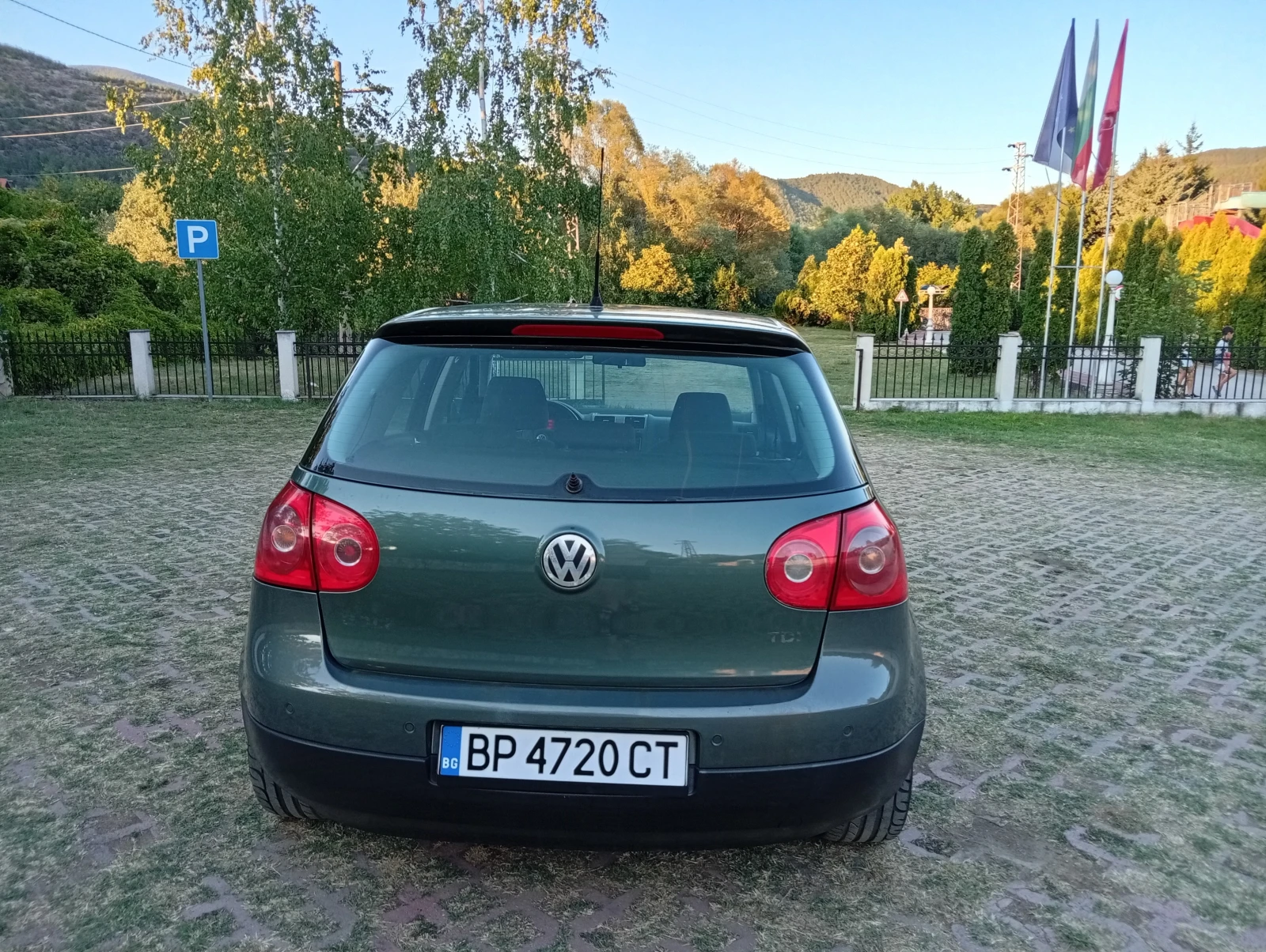 VW Golf 1.9 TDI * КЛИМАТИК * РЕГИСТРАЦИЯ * , снимка 6 - Автомобили и джипове - 55695346