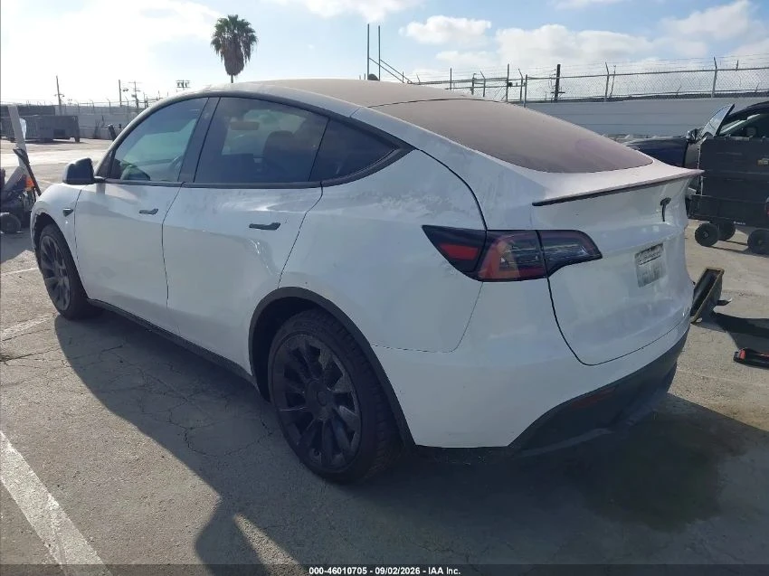 Tesla Model Y, снимка 4 - Автомобили и джипове - 56706428