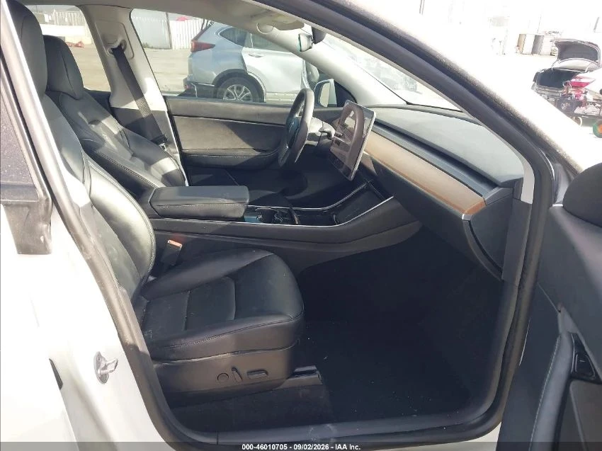 Tesla Model Y, снимка 7 - Автомобили и джипове - 56706428