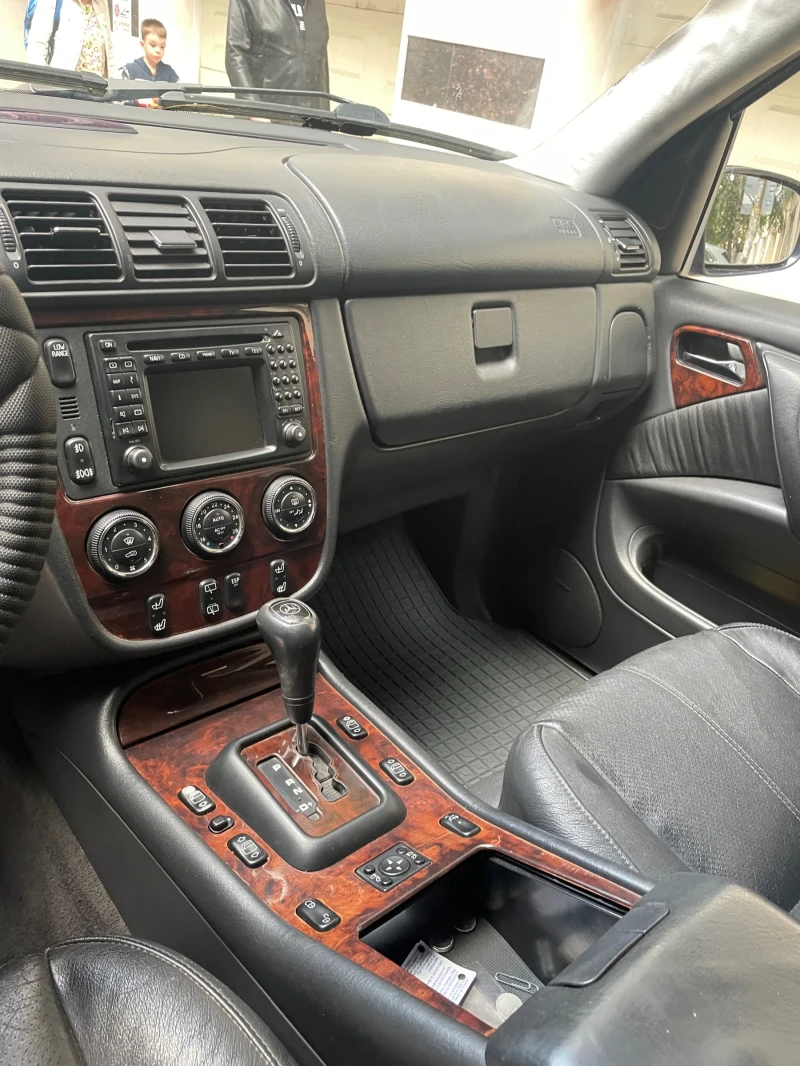 Mercedes-Benz ML 270 FACE/ПАРКТРОНИК, снимка 12 - Автомобили и джипове - 47308099