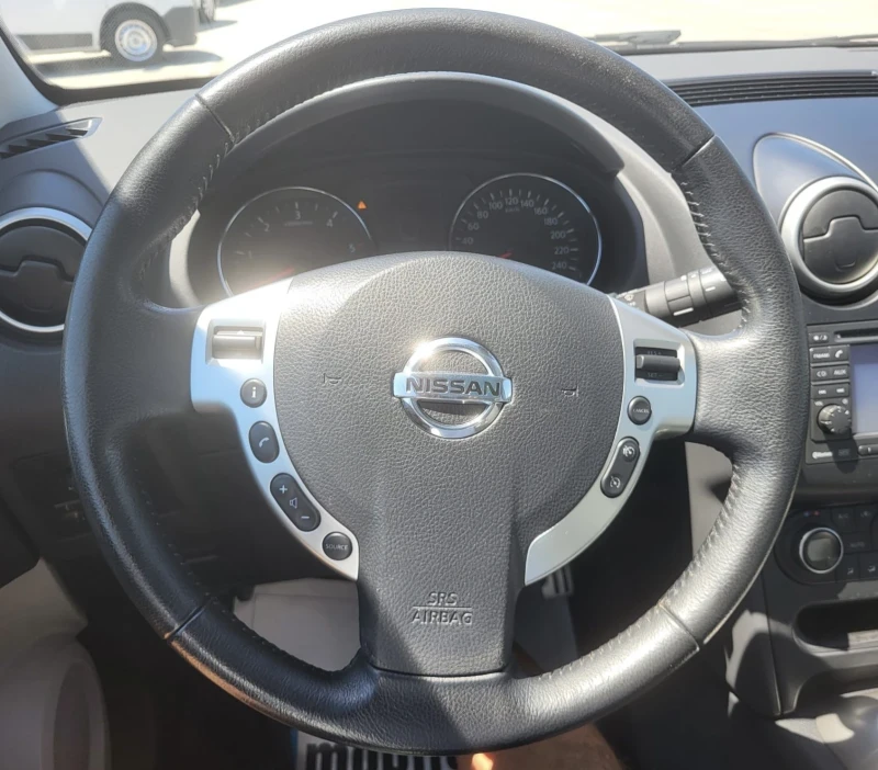 Nissan Qashqai 2.0 dci - 4x4/ AUTOMATIC/ PANORAMA/ NAVI, снимка 8 - Автомобили и джипове - 50809085