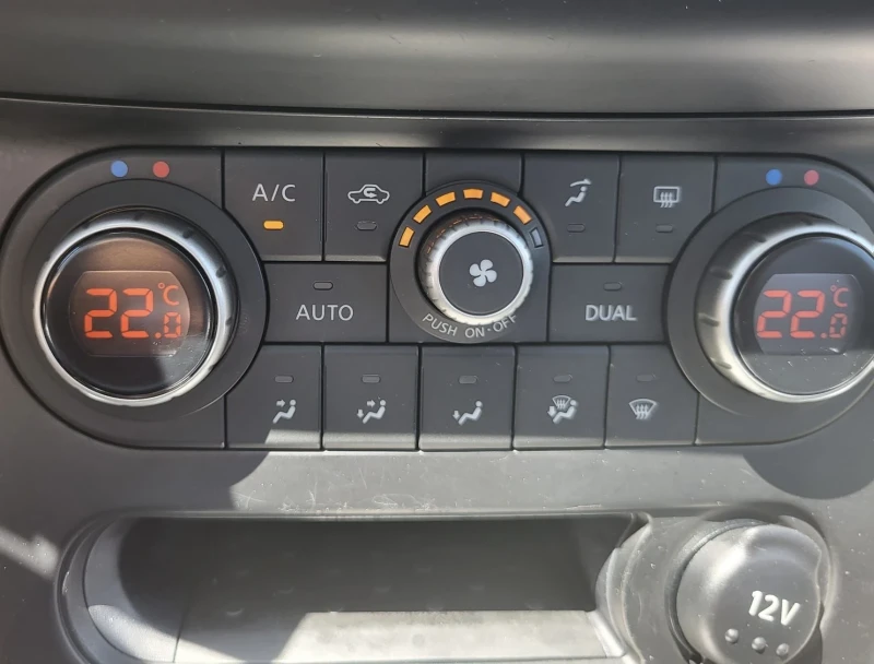 Nissan Qashqai 2.0 dci - 4x4/ AUTOMATIC/ PANORAMA/ NAVI, снимка 10 - Автомобили и джипове - 50809085