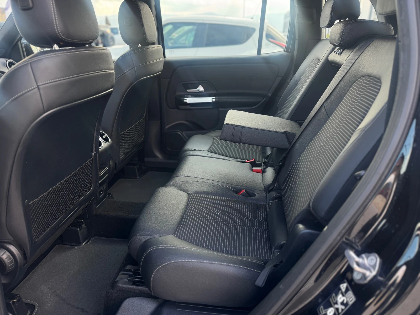 Mercedes-Benz GLB 200d 4-MATIC PREMIUM - изображение 10