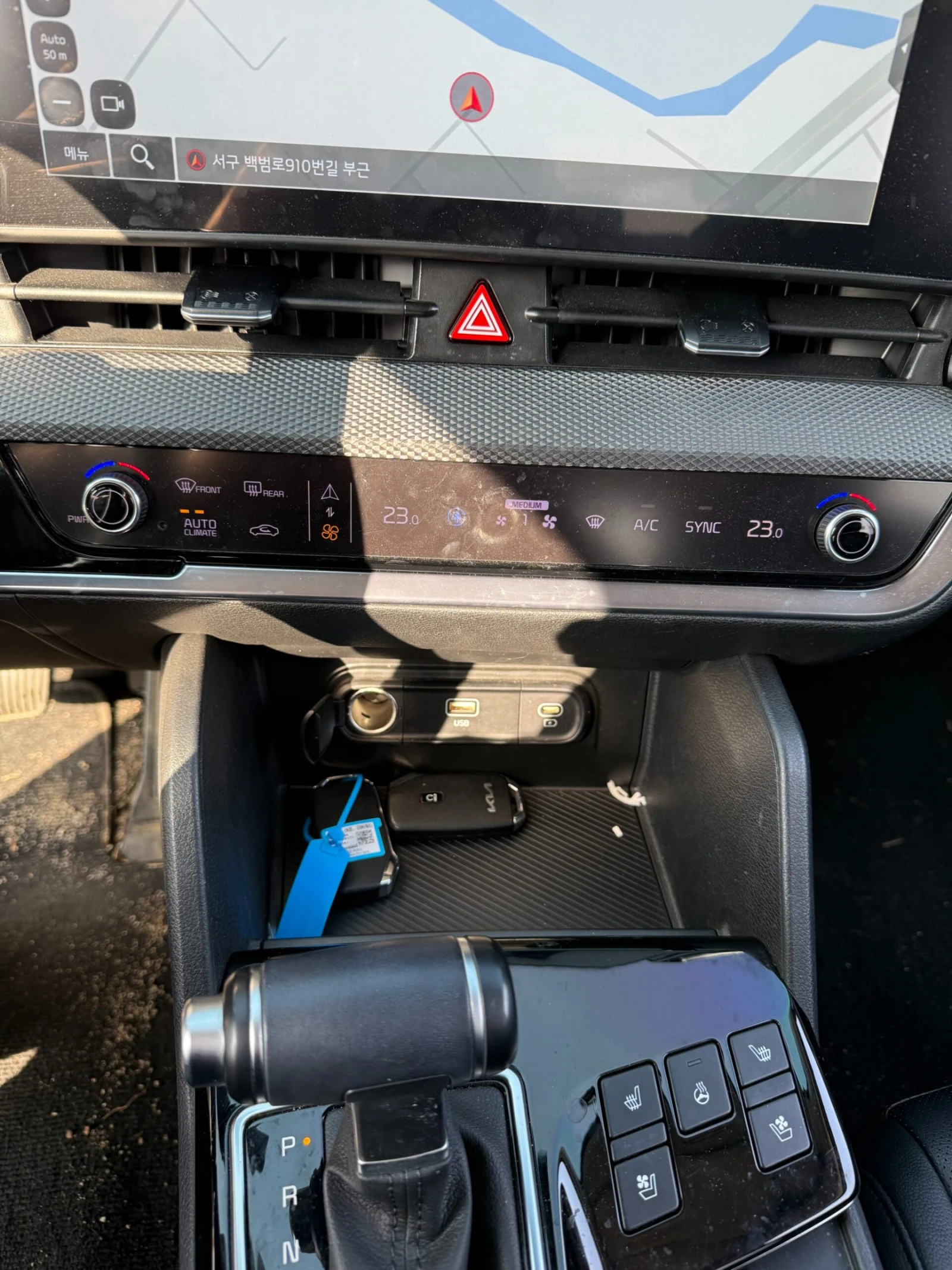 Kia Sportage 2.0 CRDI 4x4 - OЧАКВАН ВНОС, снимка 4 - Автомобили и джипове - 54144655