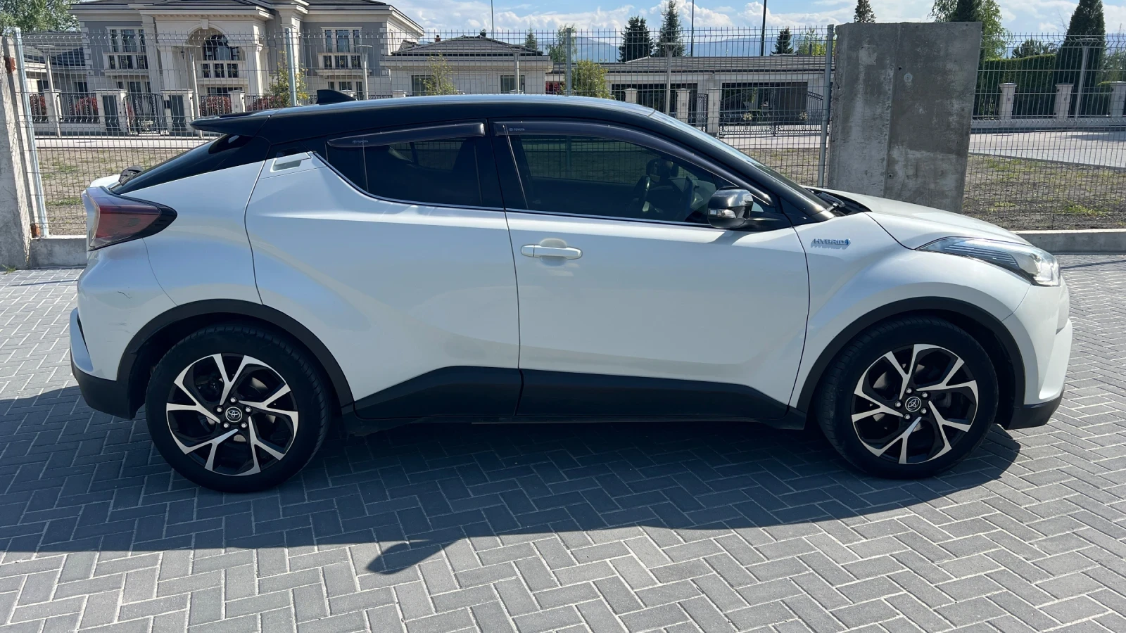 Toyota C-HR, снимка 4 - Автомобили и джипове - 54348022