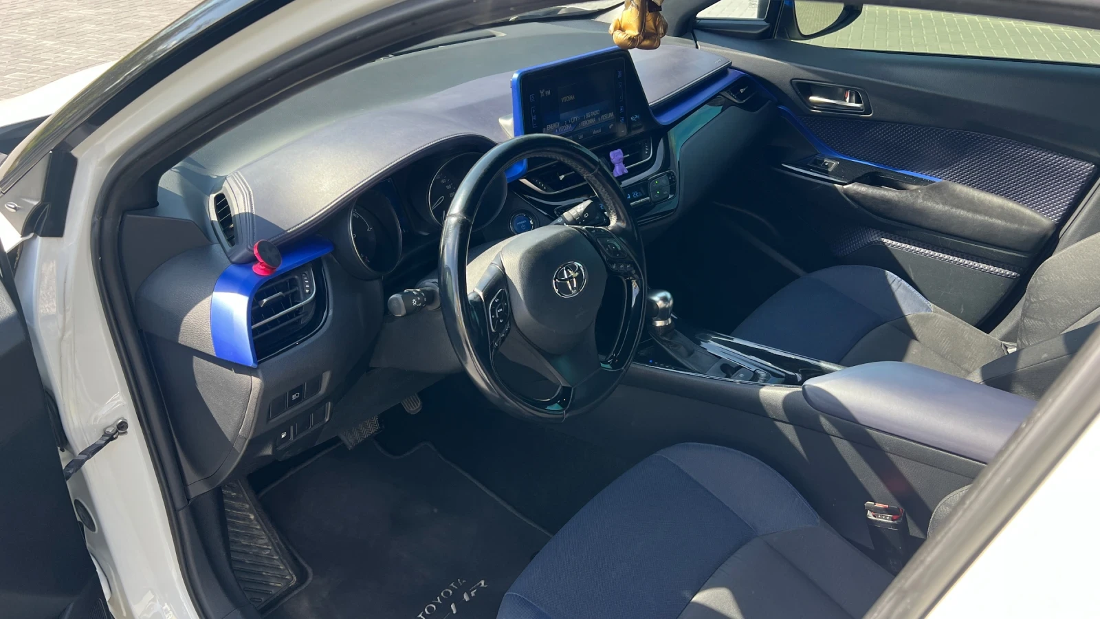 Toyota C-HR, снимка 13 - Автомобили и джипове - 54348022