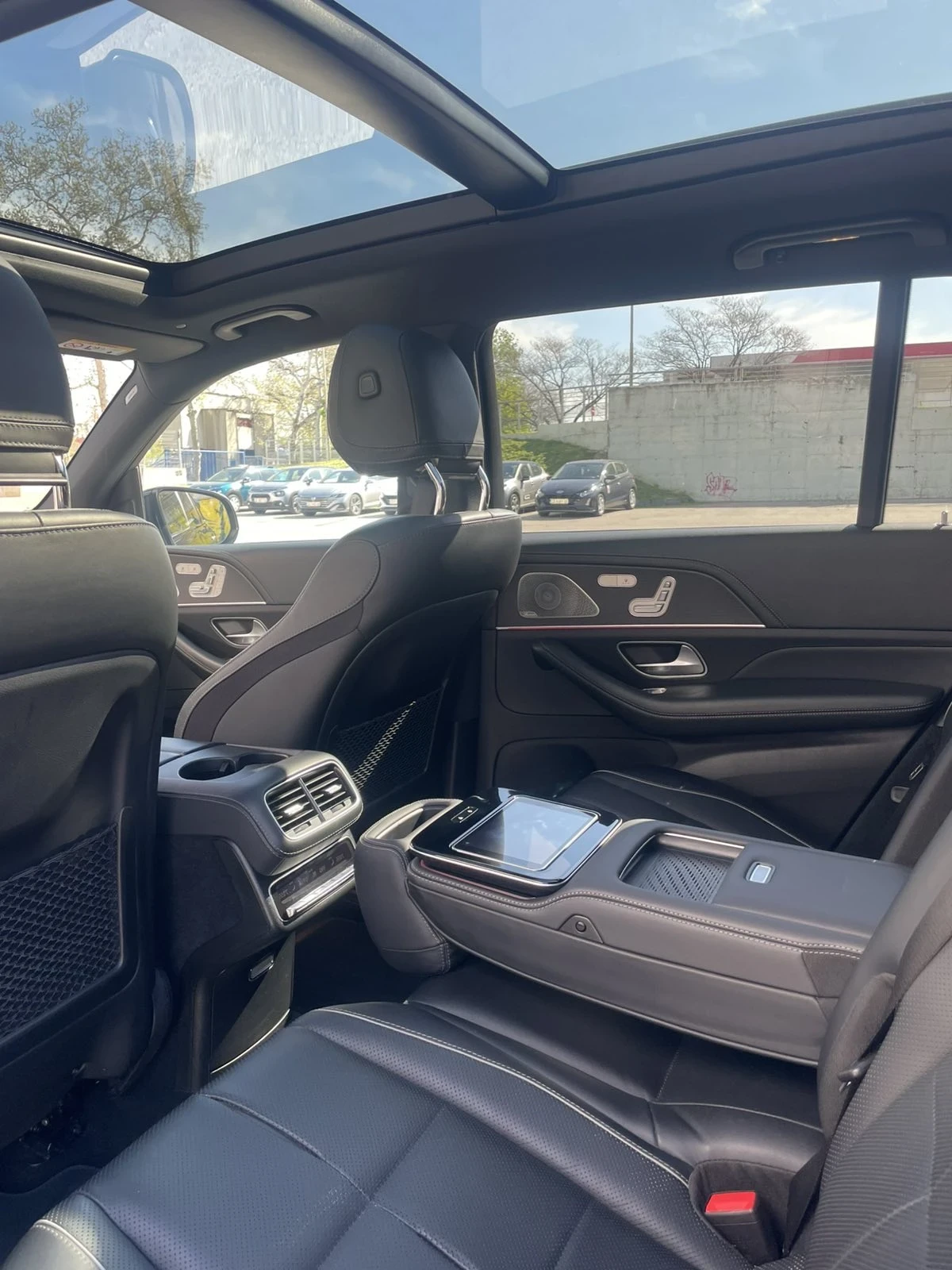 Mercedes-Benz GLS580, снимка 9 - Автомобили и джипове - 54407125