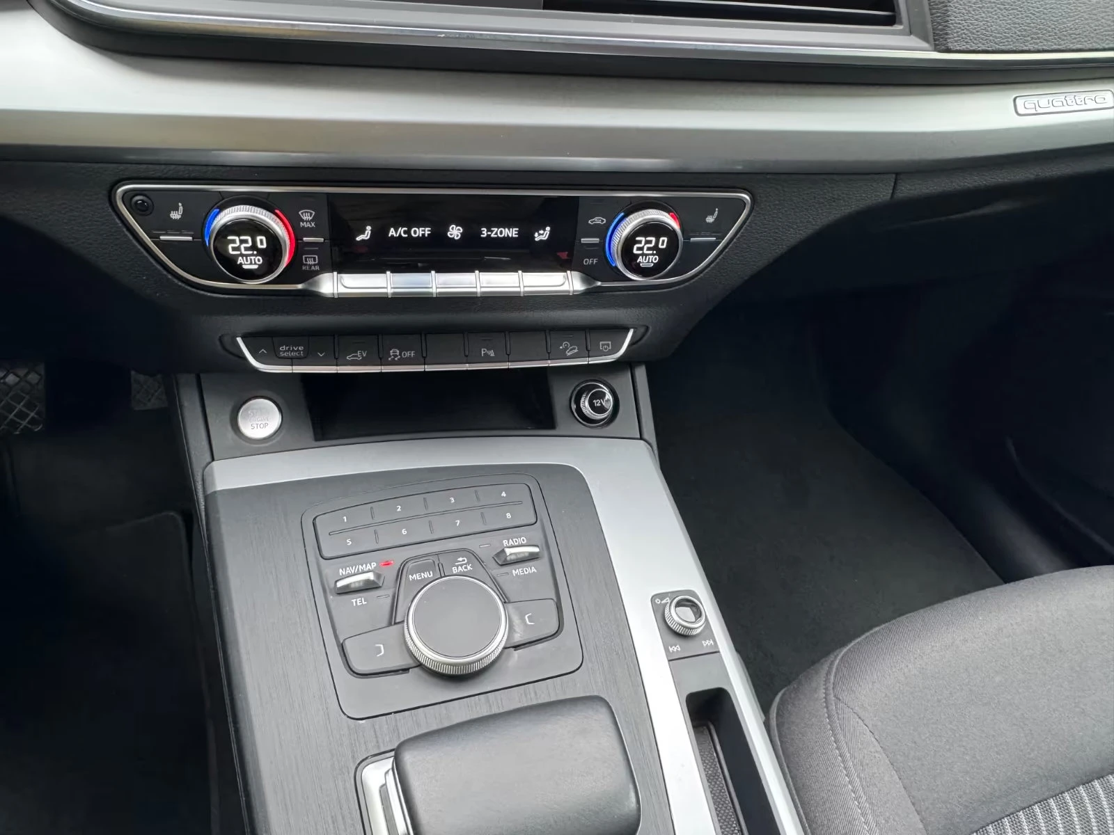 Audi Q5 50TFSI/252HP/QUATTRO/S-LINE/CAM/NAVI/LED/AHK/280q, снимка 12 - Автомобили и джипове - 54477168