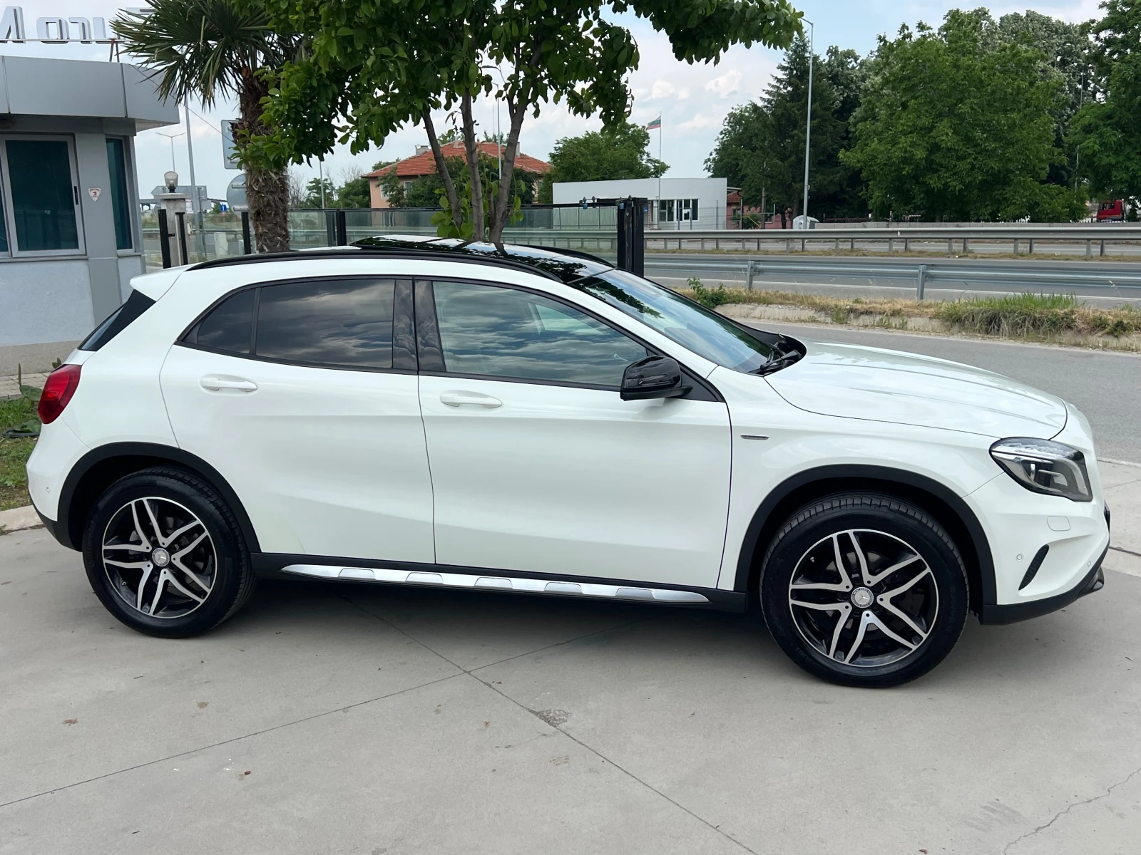 Mercedes-Benz GLA 200 d, SPORT EDITION-NIGHT-PACK-FULL SERV. MB-KATO HOB, снимка 4 - Автомобили и джипове - 54819942