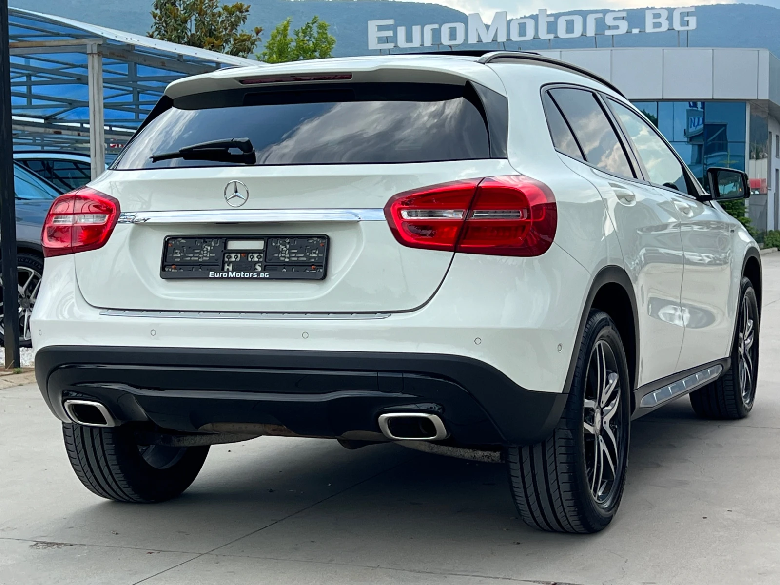 Mercedes-Benz GLA 200 d, SPORT EDITION-NIGHT-PACK-FULL SERV. MB-KATO HOB, снимка 5 - Автомобили и джипове - 54819942