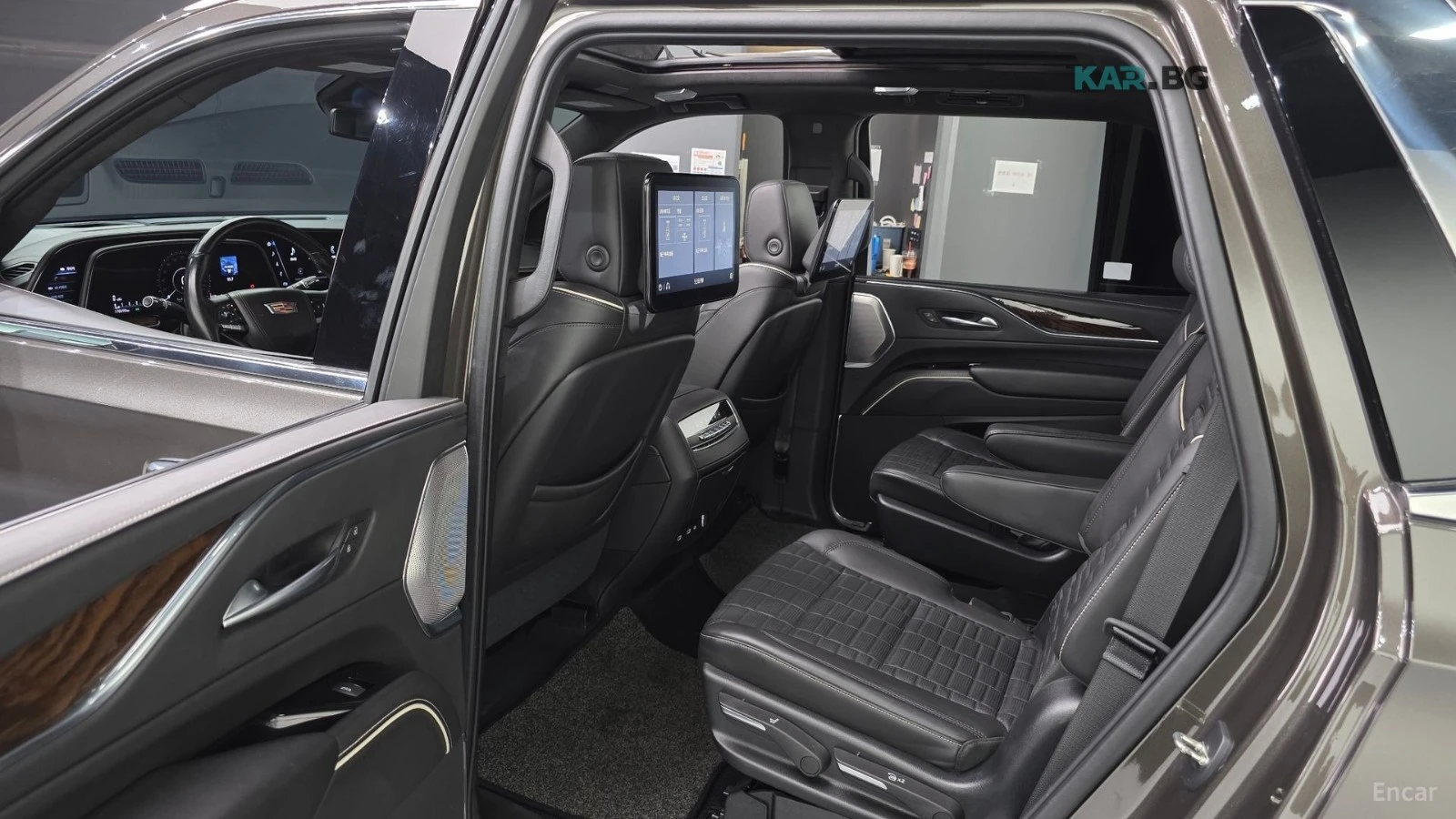 Cadillac Escalade * 6.2* PLATINUM* ПОДГРЕВ* ОБДУХВАНЕ* ПАНОРАМА* TV*, снимка 11 - Автомобили и джипове - 54892891