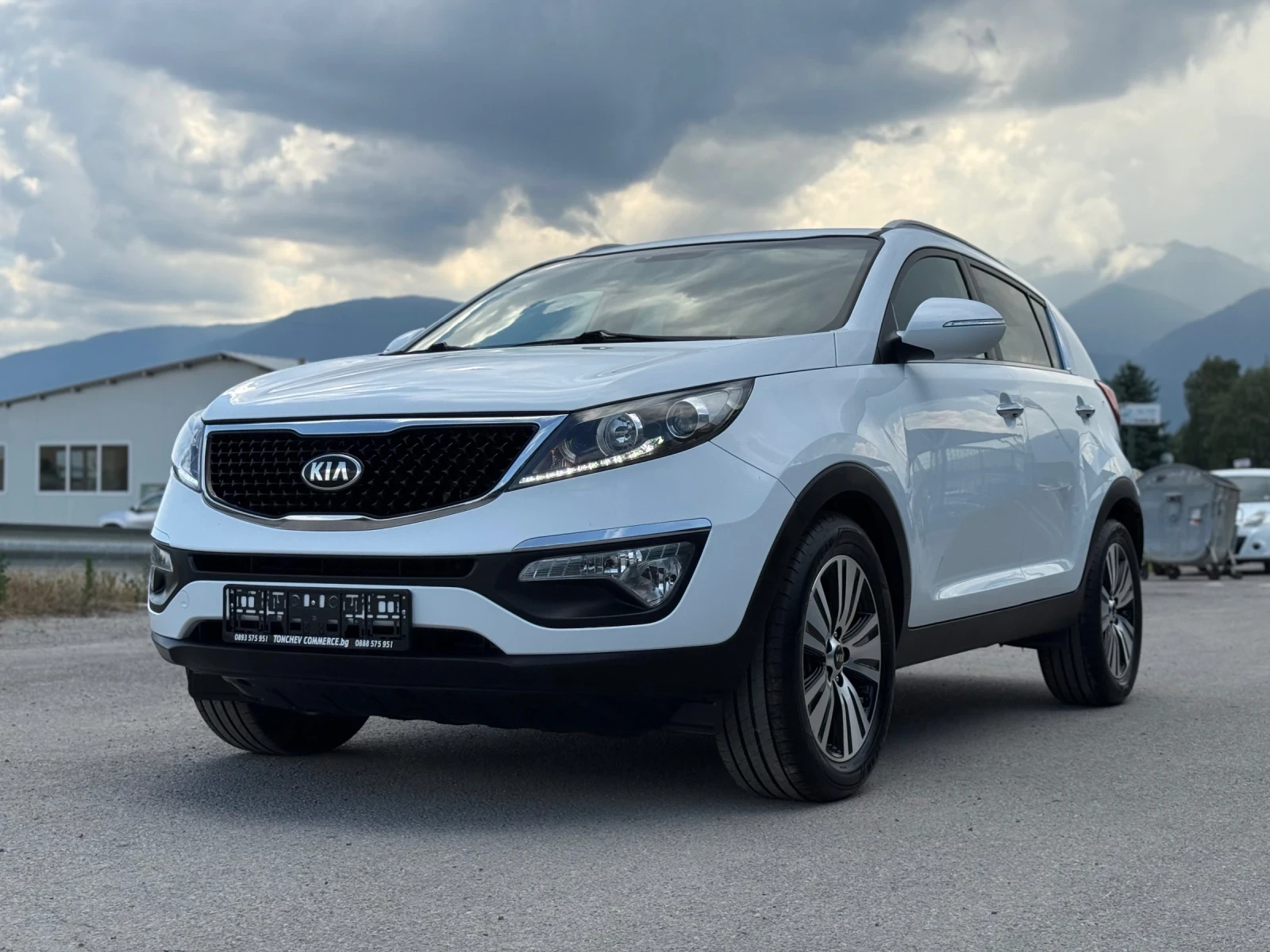Kia Sportage 1.7-CRDI-FACE-TOP-NAVI-CAR PLAY-183.000km-KAMERA, снимка 3 - Автомобили и джипове - 55120053