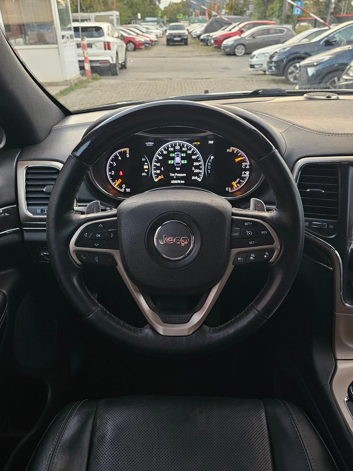 Jeep Grand cherokee 3.0 CRDI Overland 4x4 250к.с. Камера Keyless , снимка 13 - Автомобили и джипове - 56203206