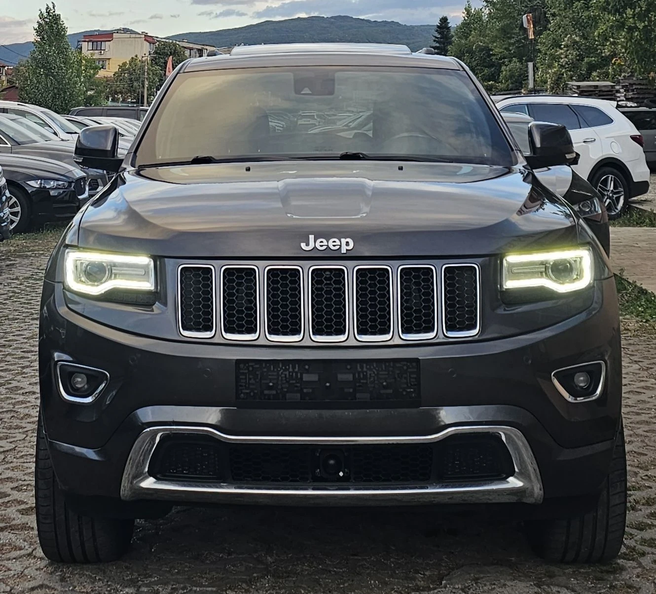 Jeep Grand cherokee 3.0 CRDI Overland 4x4 250к.с. Камера Keyless , снимка 2 - Автомобили и джипове - 56203206