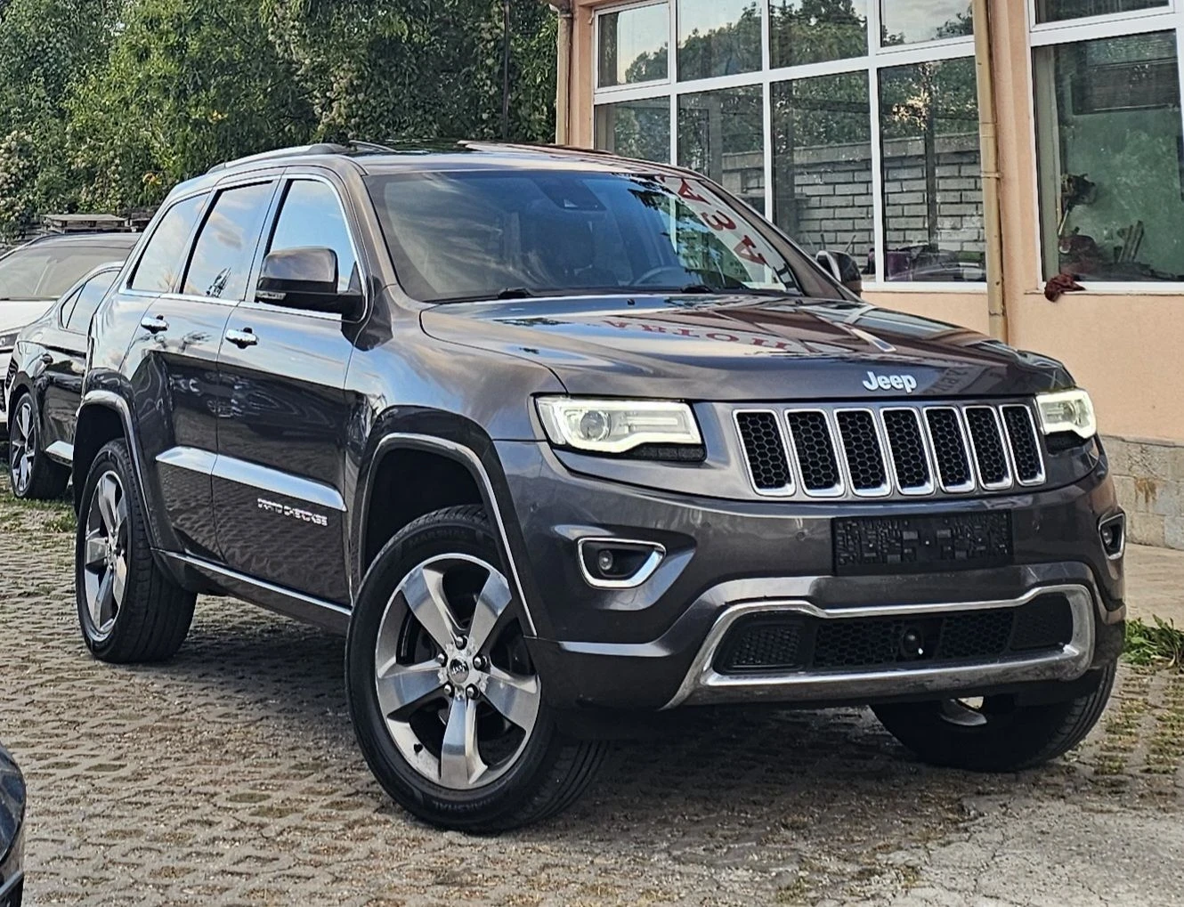 Jeep Grand cherokee 3.0 CRDI Overland 4x4 250к.с. Камера Keyless , снимка 3 - Автомобили и джипове - 56203206