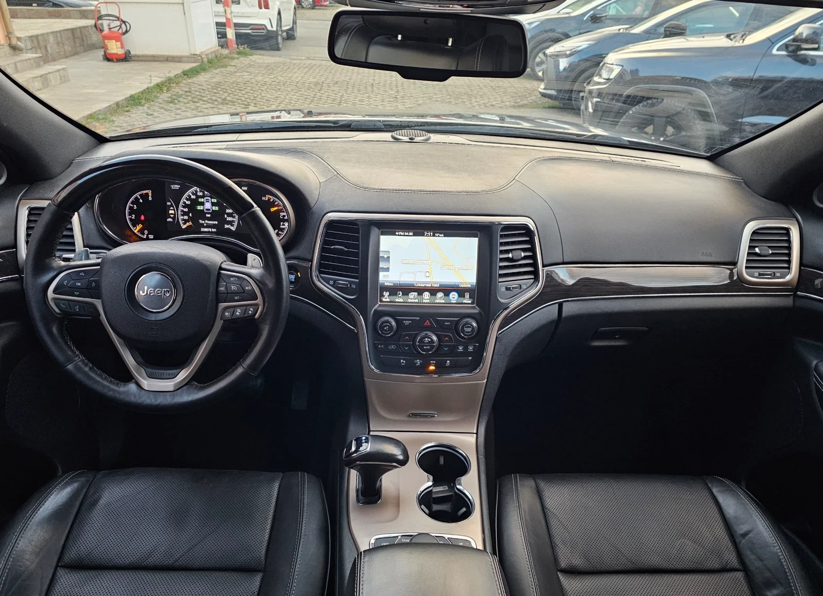 Jeep Grand cherokee 3.0 CRDI Overland 4x4 250к.с. Камера Keyless , снимка 12 - Автомобили и джипове - 56203206