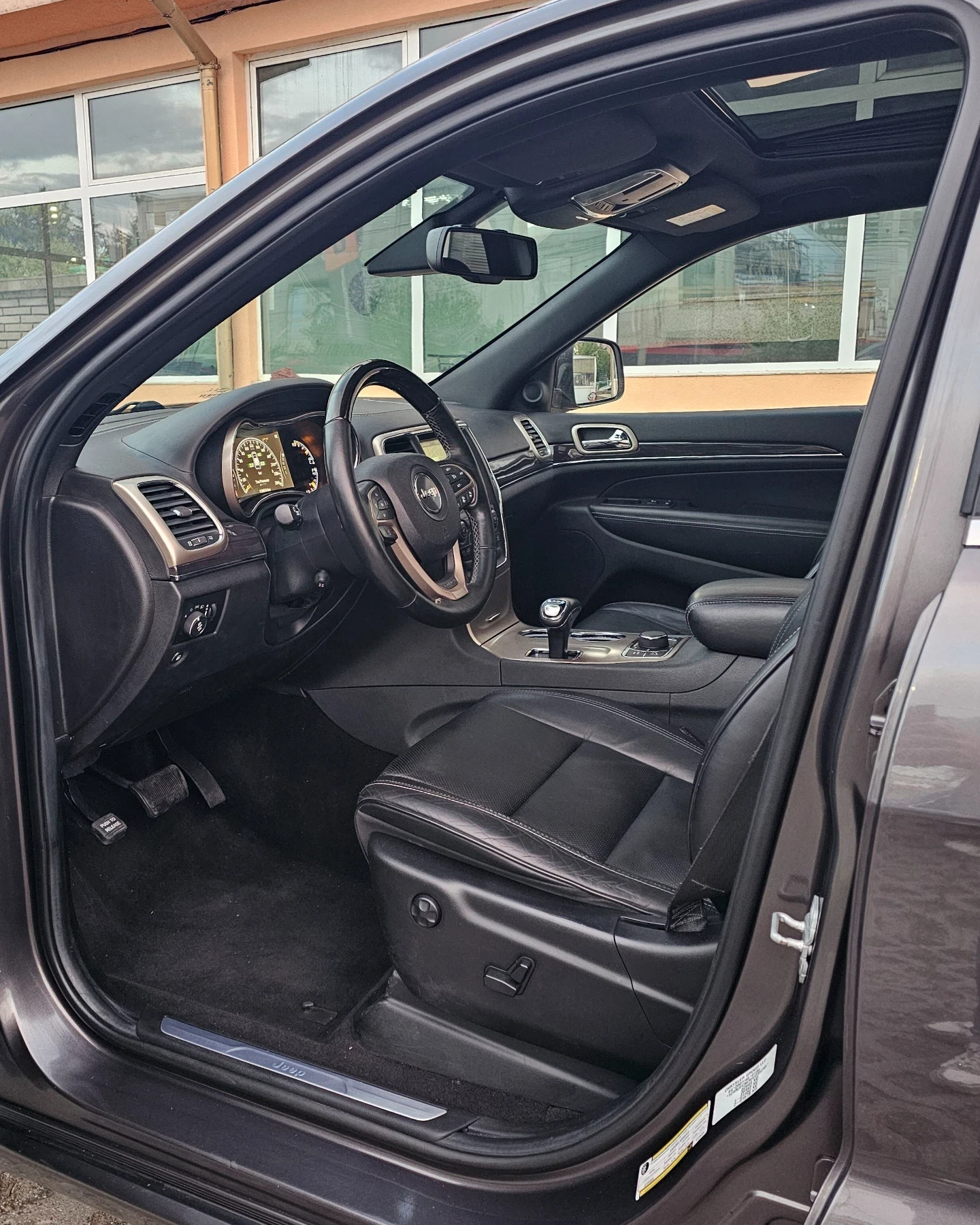 Jeep Grand cherokee 3.0 CRDI Overland 4x4 250к.с. Камера Keyless , снимка 7 - Автомобили и джипове - 56203206