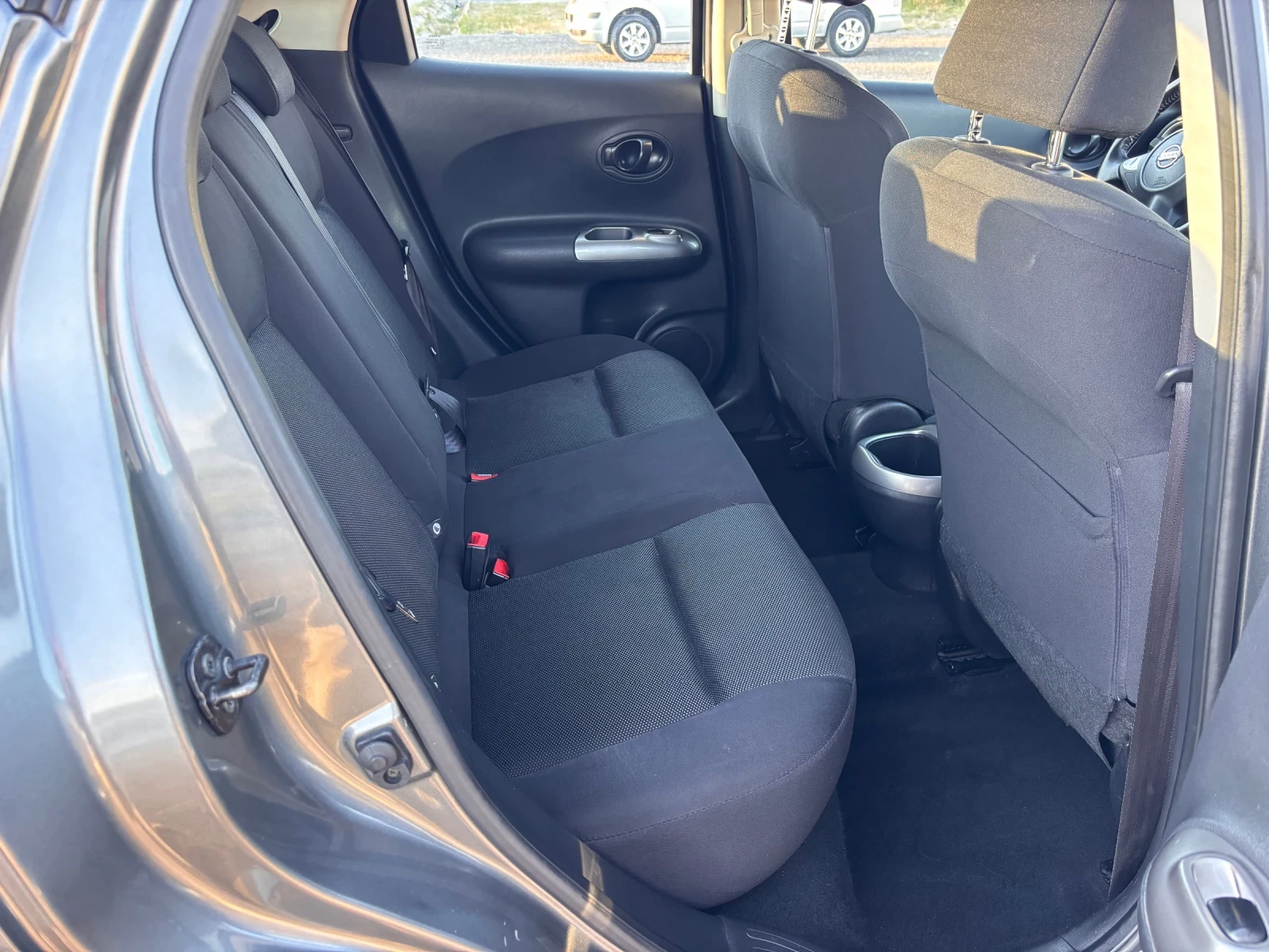 Nissan Juke 1.6 i , снимка 14 - Автомобили и джипове - 56299226