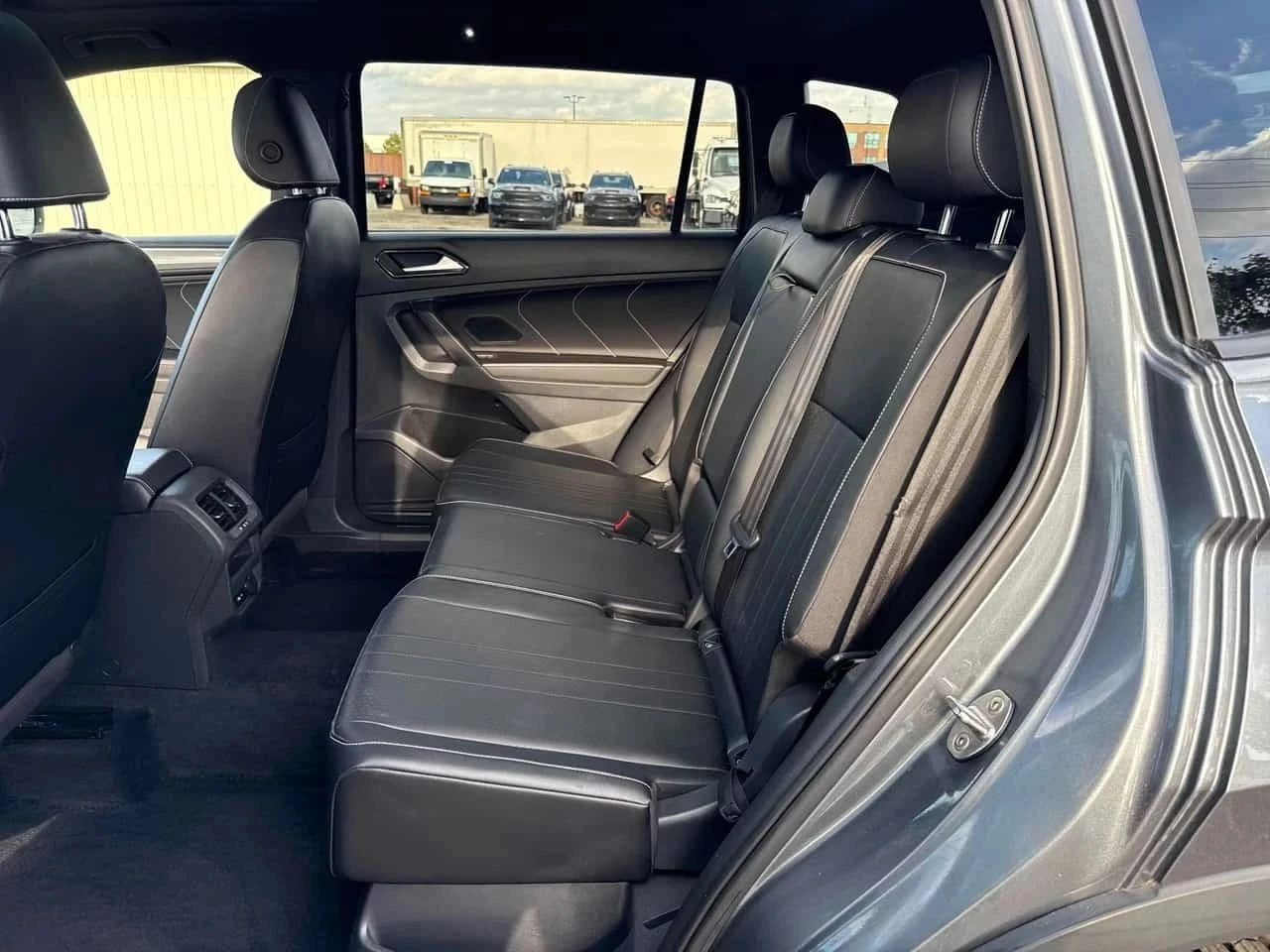 VW Tiguan, снимка 11 - Автомобили и джипове - 56737784