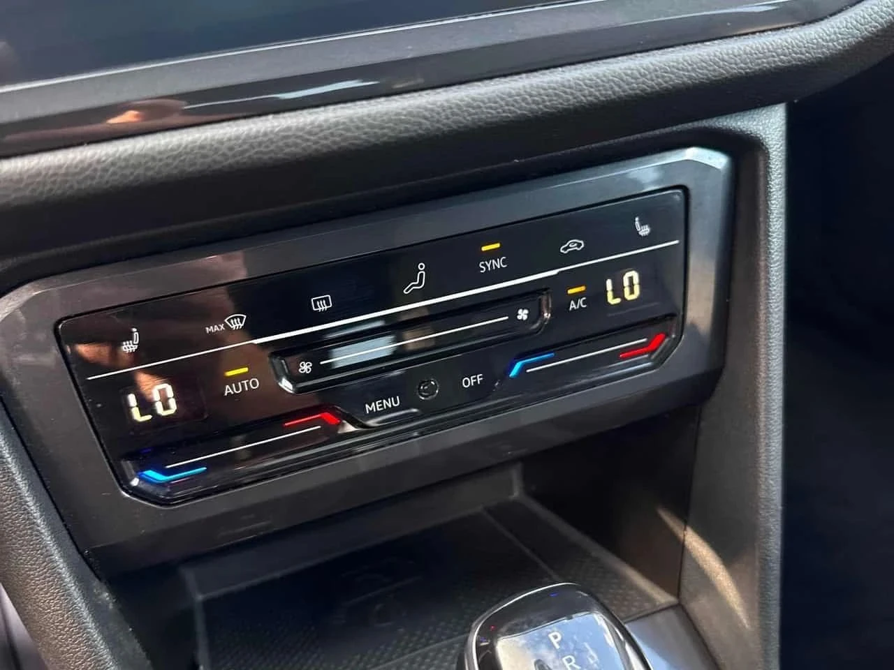 VW Tiguan, снимка 13 - Автомобили и джипове - 56737784