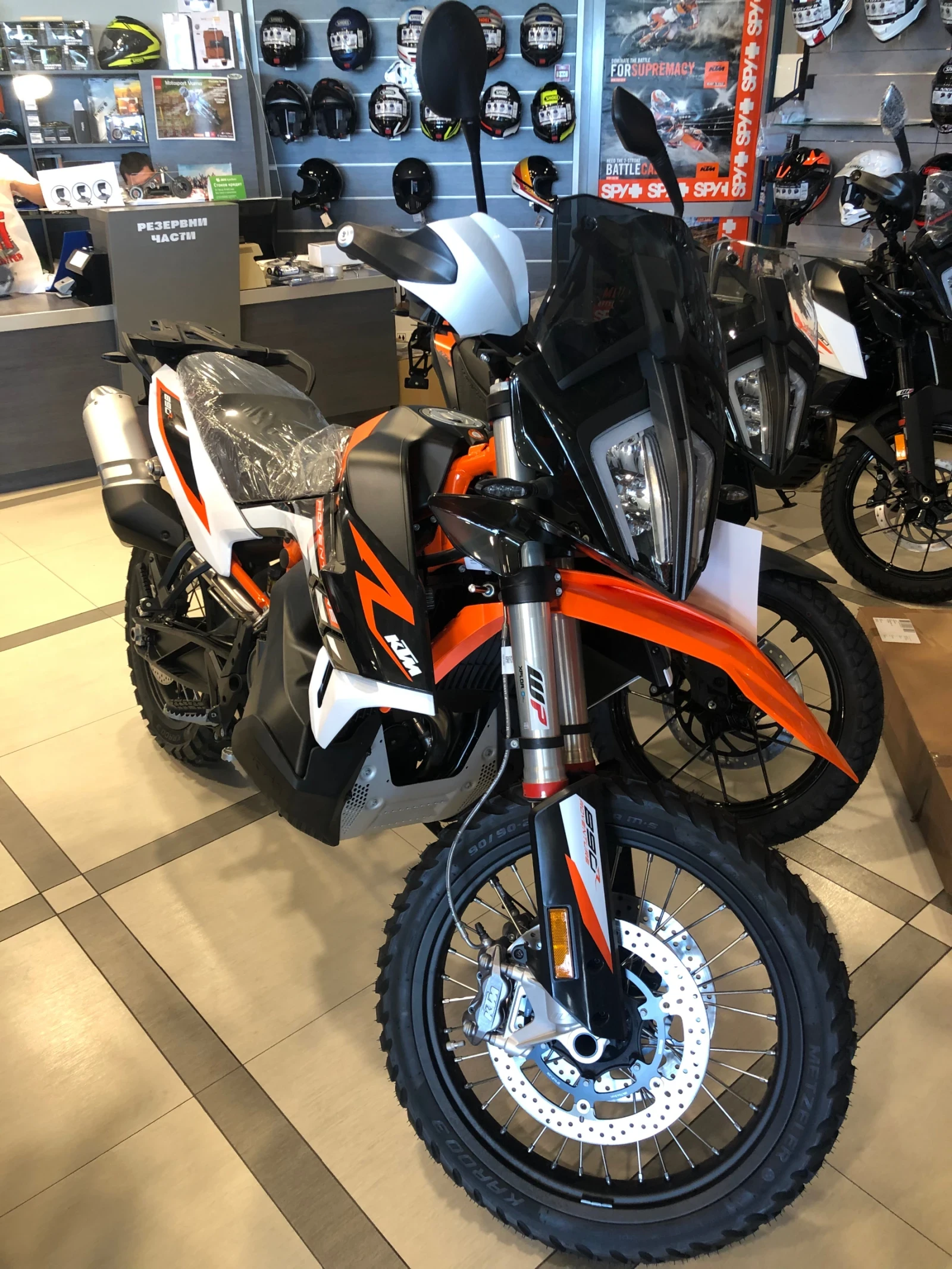 Ktm Adventure 890 R - изображение 3