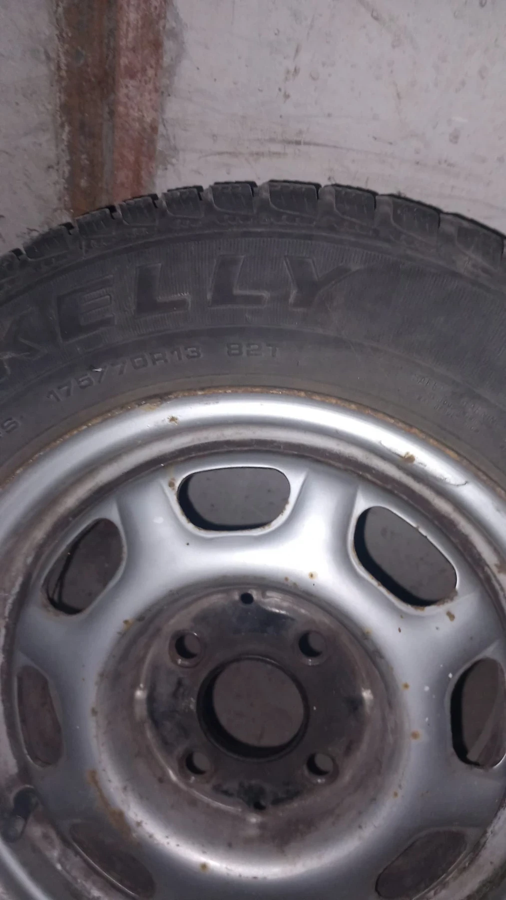 ���� � ������ 175/70R13 | Mobile.bg � ����������� 1
