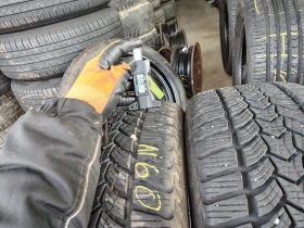 Гуми Зимни 225/45R17, снимка 3 - Гуми и джанти - 49428397